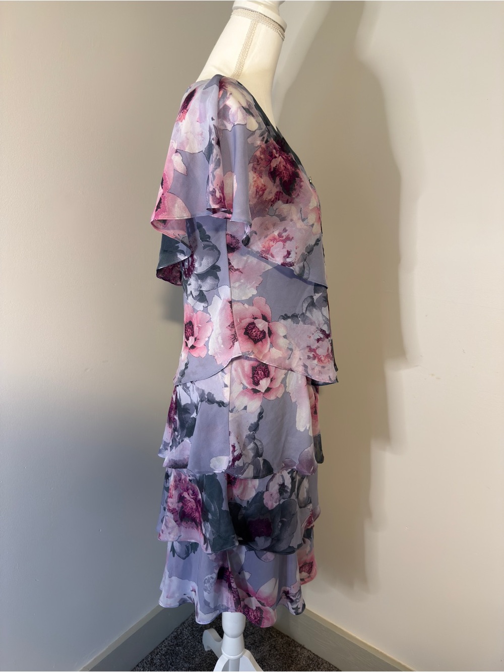 SLNY Floral Chiffon Tiered Dress Size 10 Lavender Pink - Picture 5 of 11